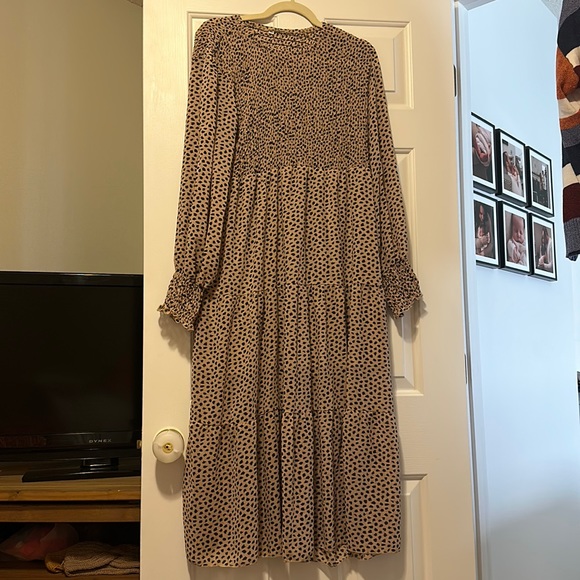 Long Sleeve Tiered Midi Dress - Picture 2 of 2